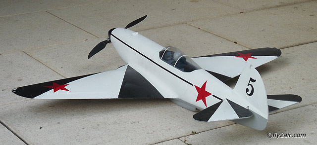 Jak-9U 1/12