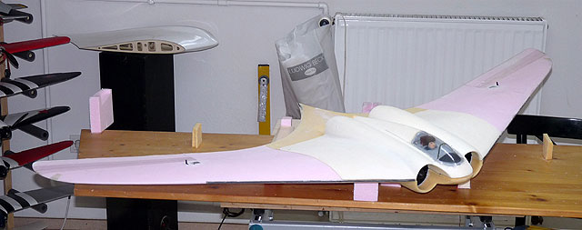 fly2air.com - Horten-9 V3 P2 mit Schubrohren