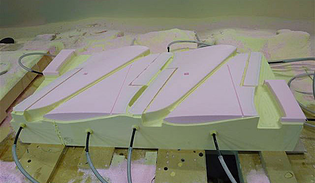 fly2air.com - Horten-9 V3 P3 mit Schubrohren