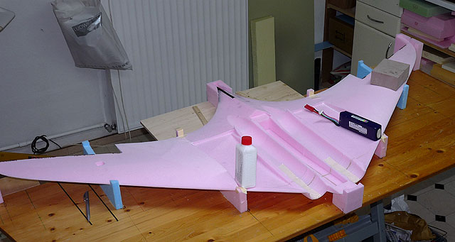 fly2air.com - Horten-9 V3 P3 mit Schubrohren